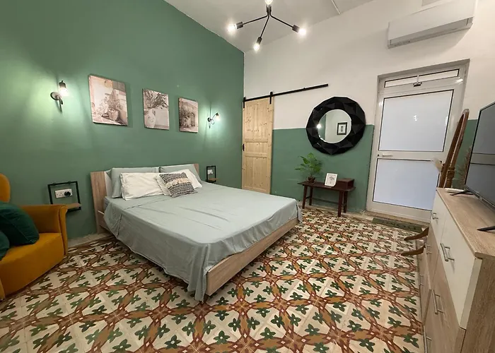 Entire Apartment In Cospicua With A Cellar!